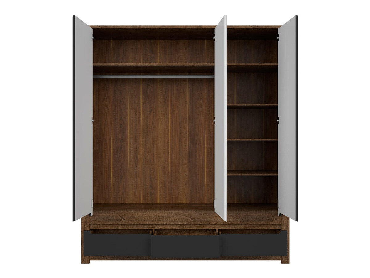 Garderobe Ophevaru 114