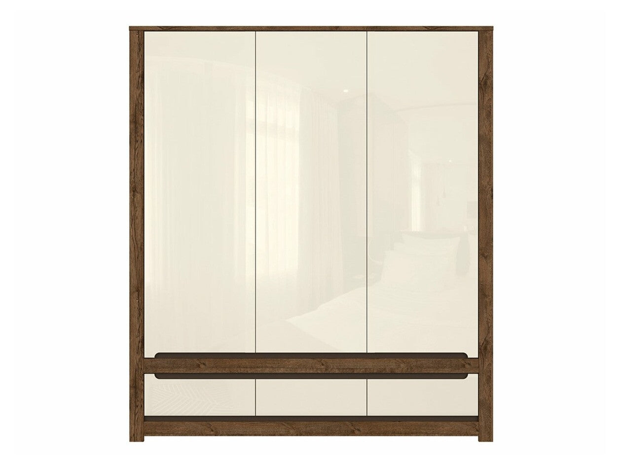 Garderobe Ophevaru 119