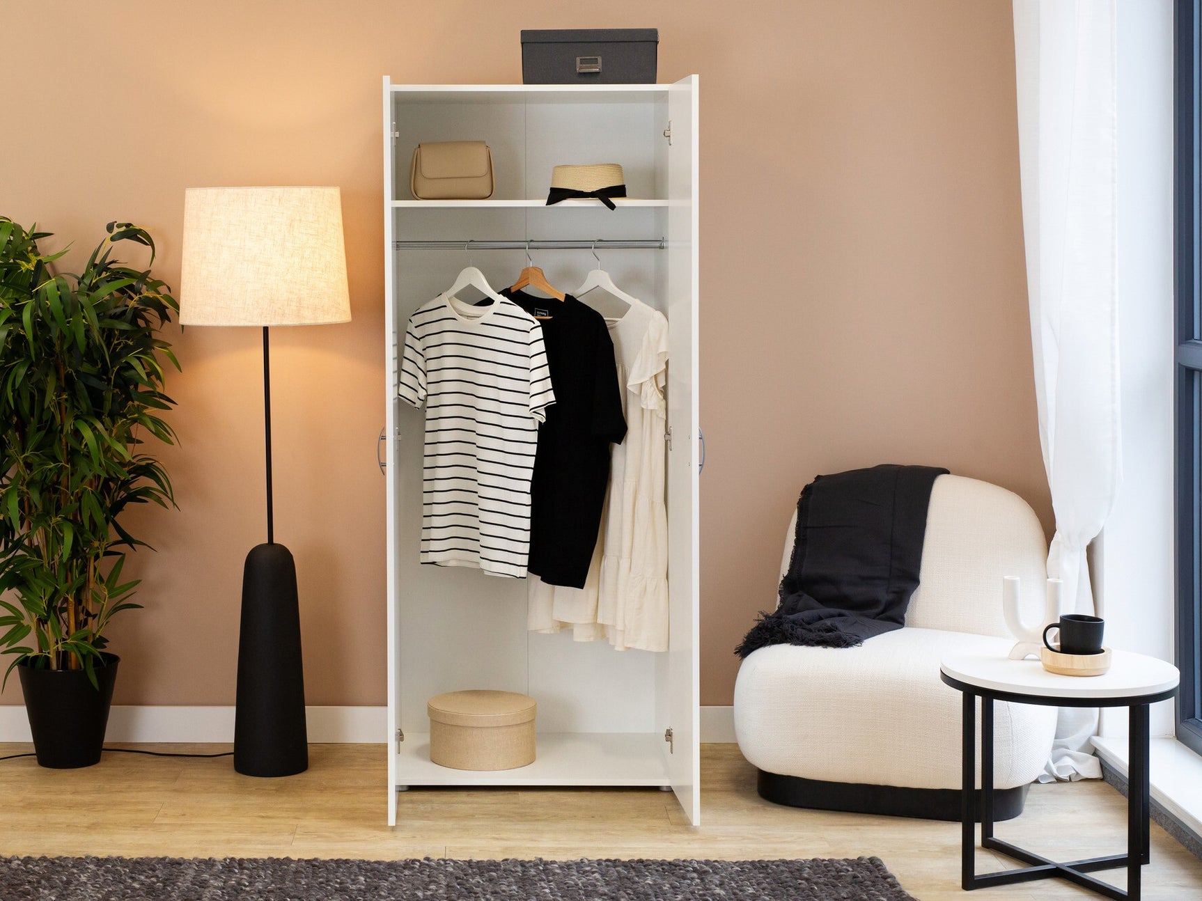 Garderobe Bristol 183