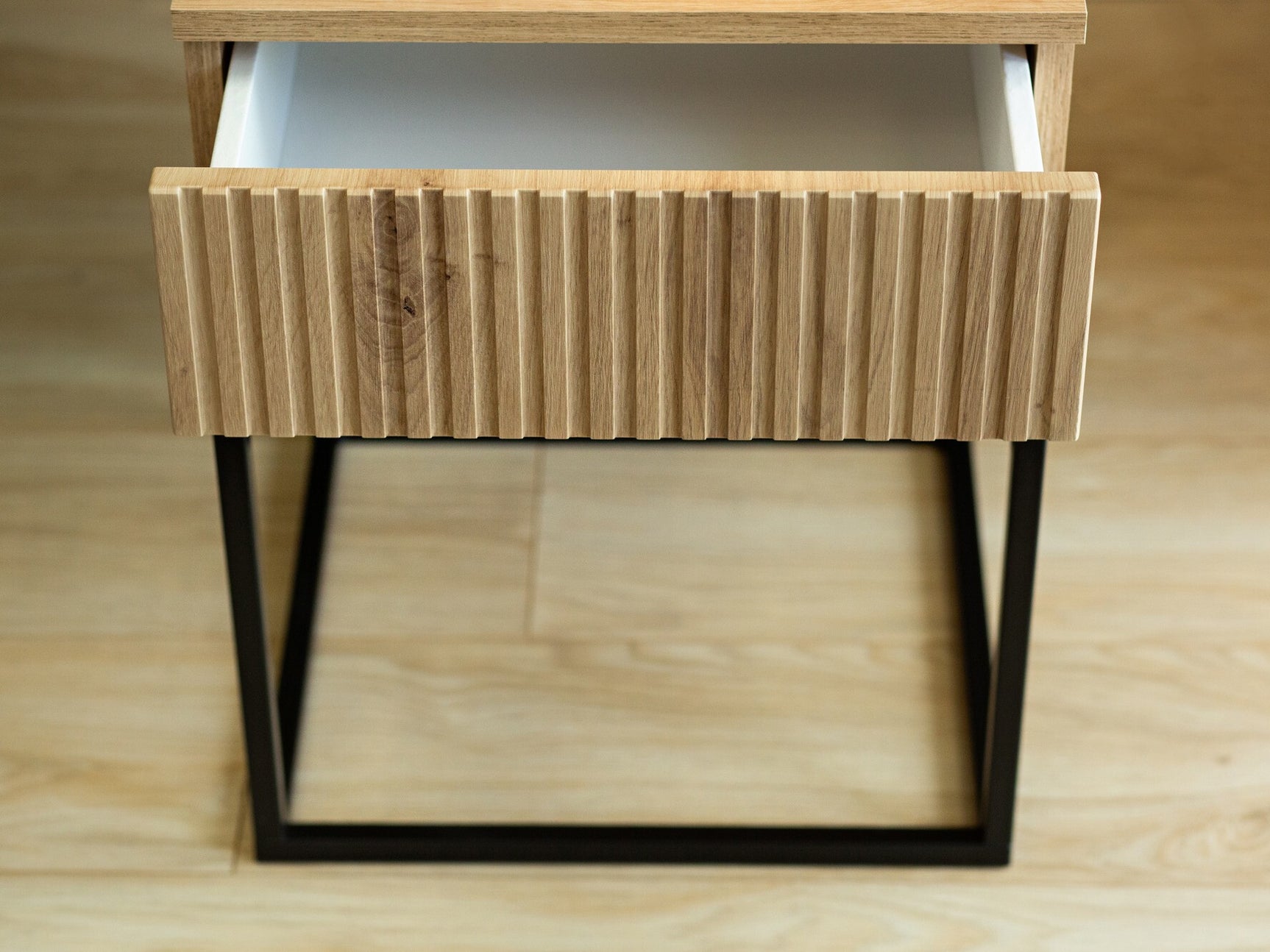 Sengebord Bristol 189