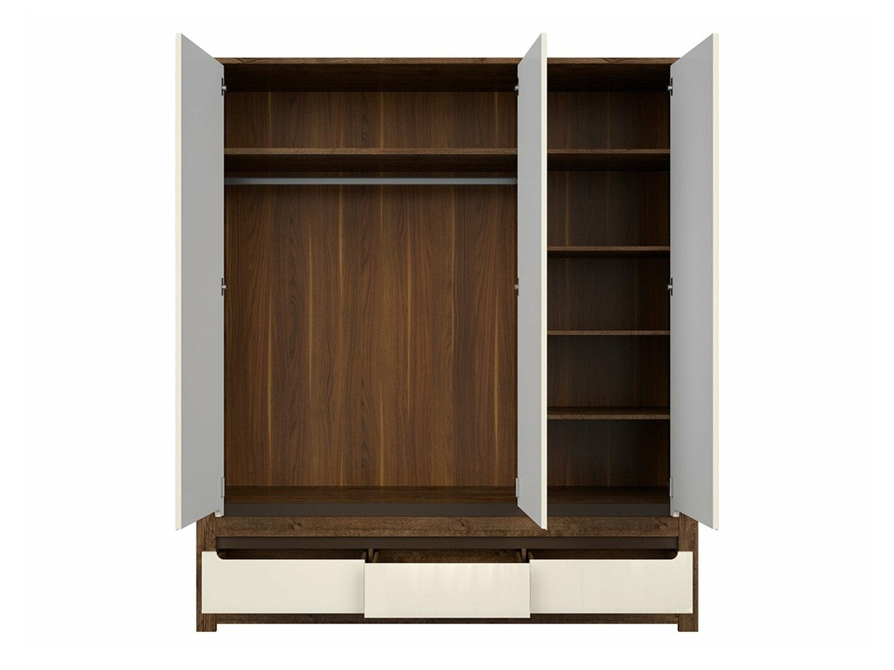 Garderobe Ophevaru 119